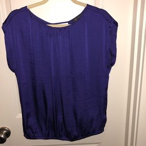 Silky style purple top!